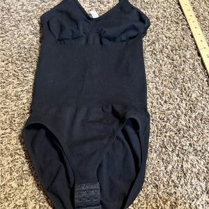 Sleek Black Women's Shapewear Bodysuit